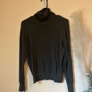 Comfy turtle neck sweater size M